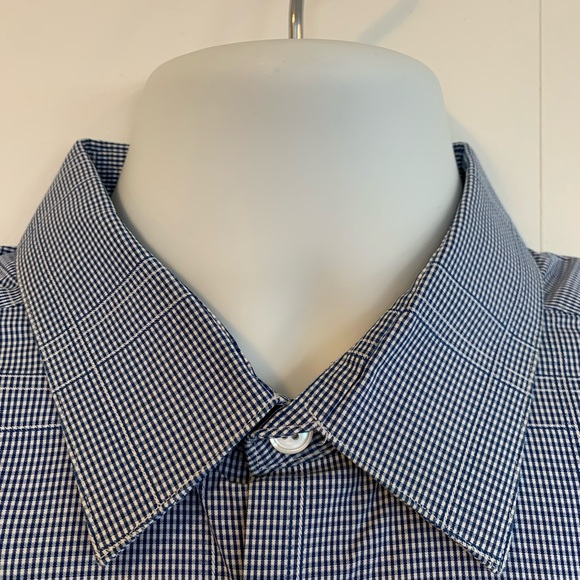 Calvin Klein dress shirt - Picture 3 of 4